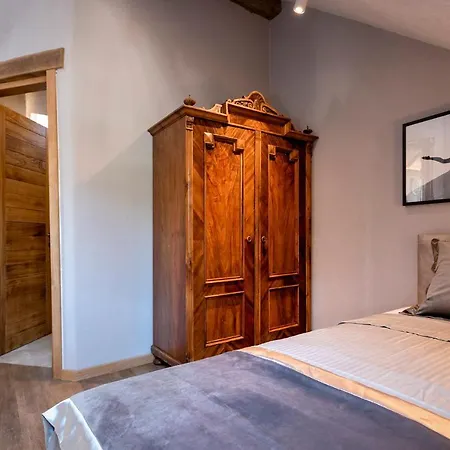 Luxury Palazzo V. Pelsocz Hvar Town