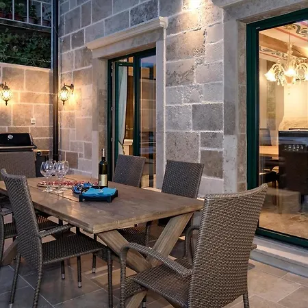 Luxury Palazzo V. Pelsocz * Hvar Town