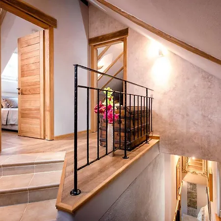 Luxury Palazzo V. Pelsocz *