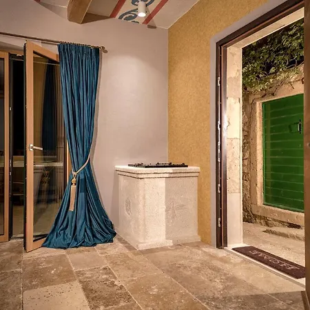 Luxury Palazzo V. Pelsocz * Hvar Town
