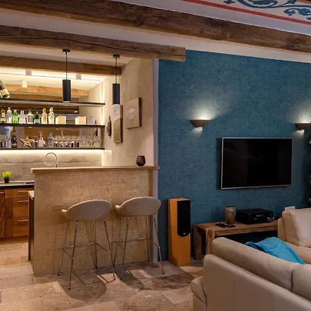 Luxury Palazzo V. Pelsocz *